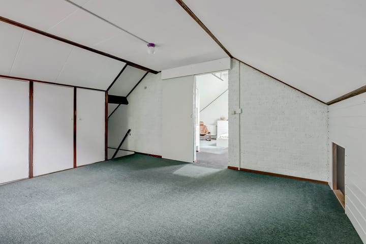 Photo 48 of Helmkruidstraat 13