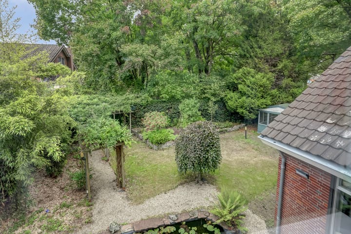 Photo 55 of Helmkruidstraat 13