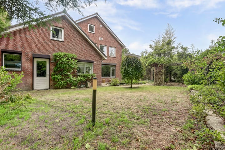 Photo 59 of Helmkruidstraat 13