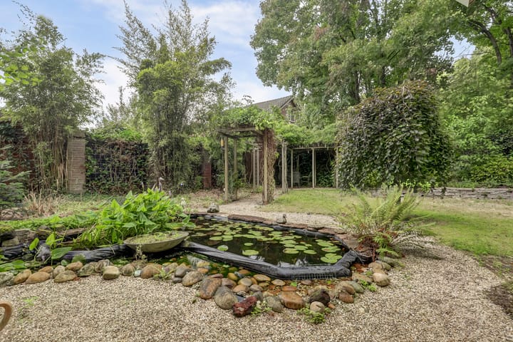 Photo 60 of Helmkruidstraat 13