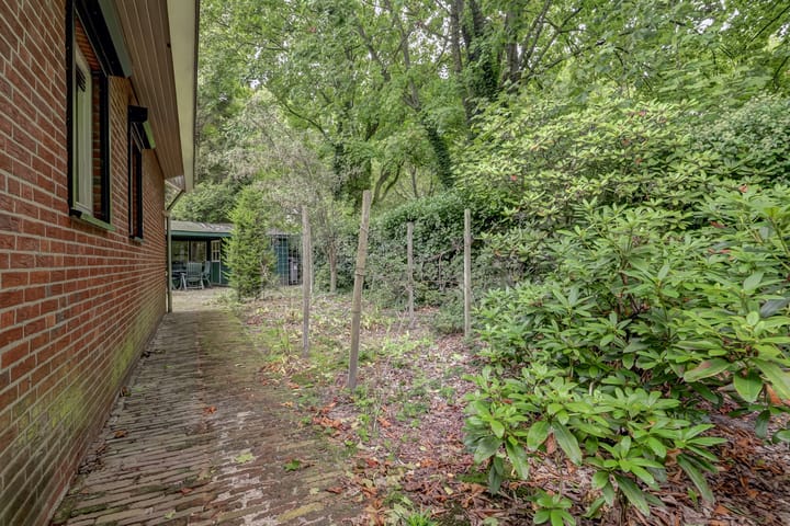 Photo 67 of Helmkruidstraat 13