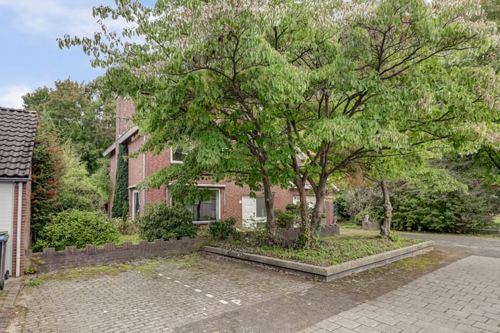 Photo 72 of Helmkruidstraat 13