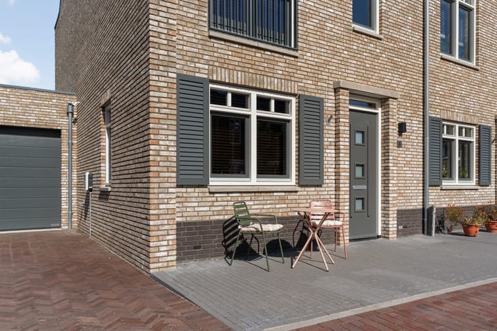 Photo 6 of Stoelenmatter 9