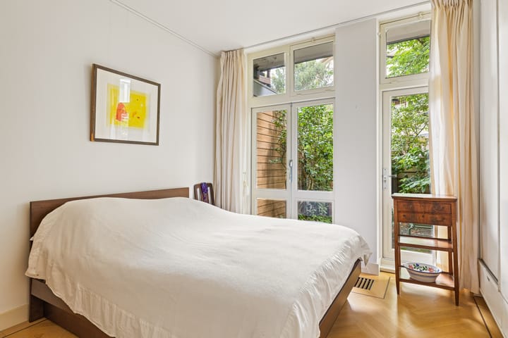 Photo 4 of Woubruggestraat 35-H