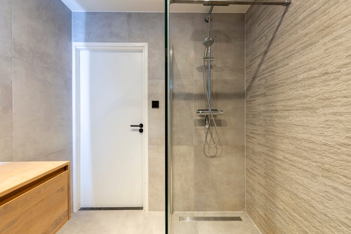 Photo 15 of Bredaseweg 273