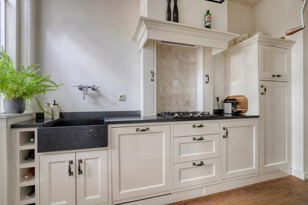 Photo 16 of Koninginnestraat 49