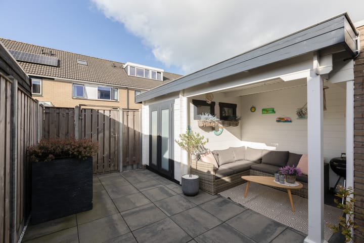 Photo 2 of Pinksterbloem 13