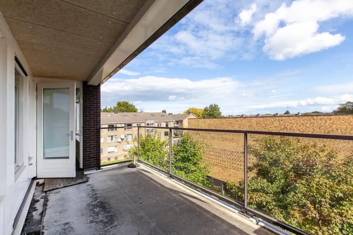 Foto 17 van Juliana van Stolbergstraat 131