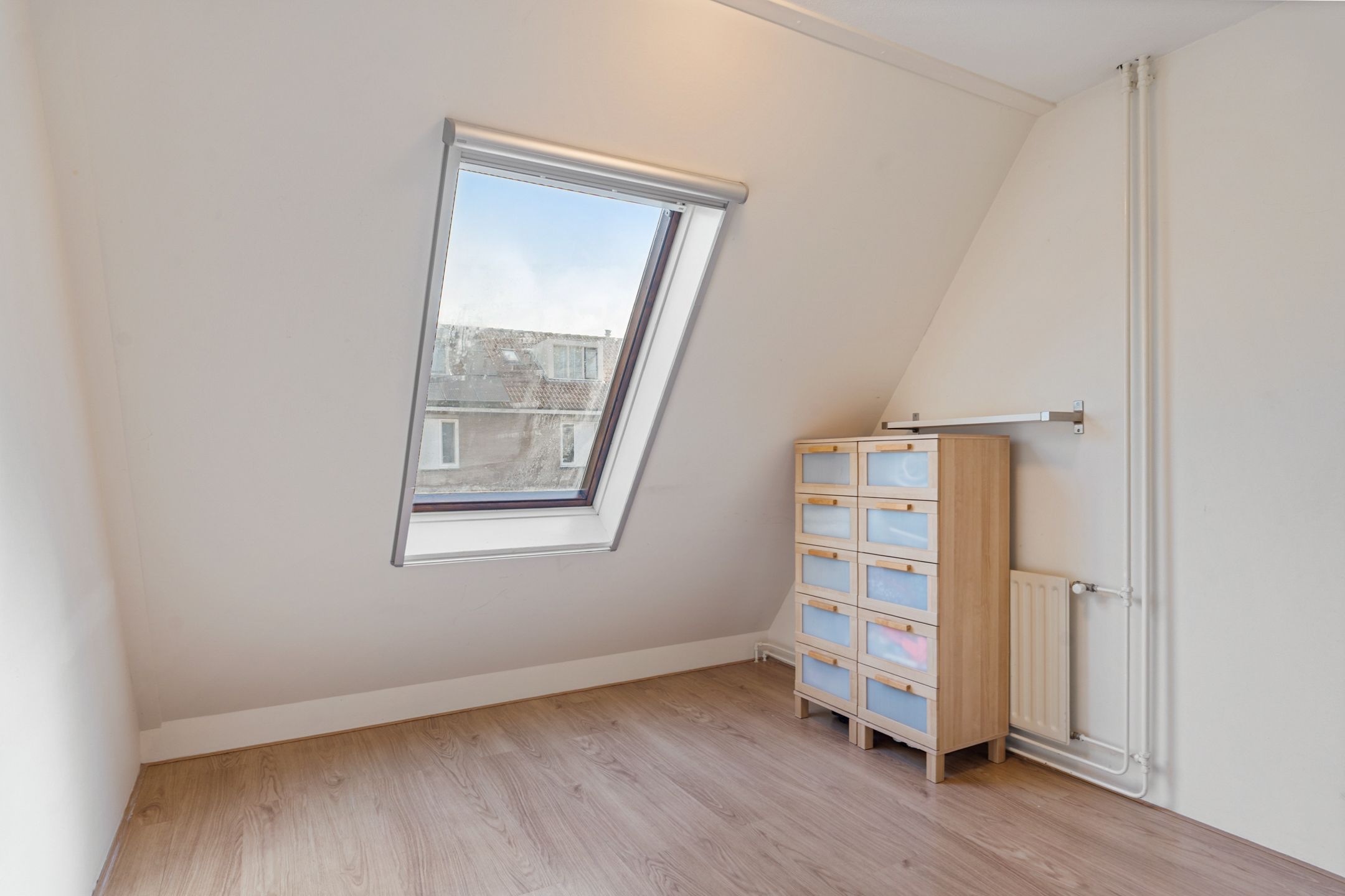 Foto 30 van Titaanwit 47