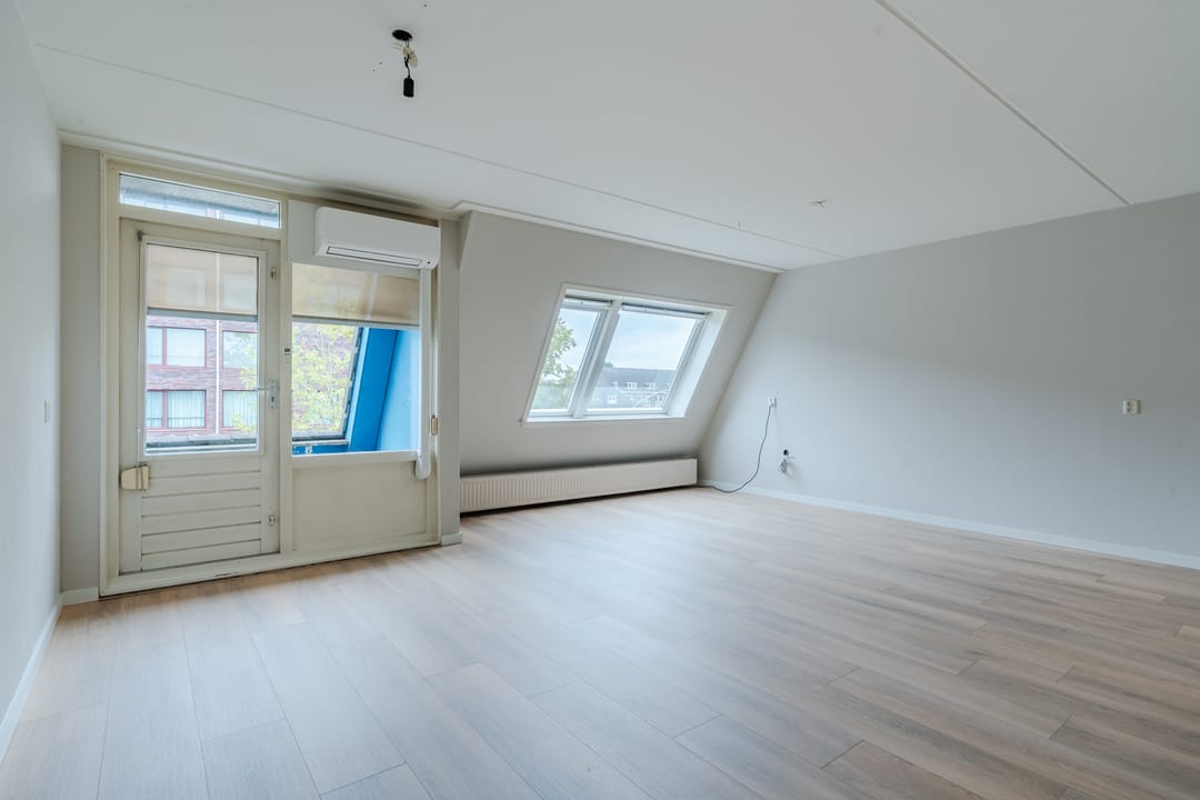 Foto 7 van Valkenierstraat 15-B