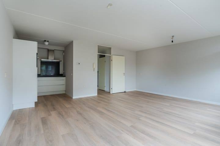 Foto 9 van Valkenierstraat 15-B