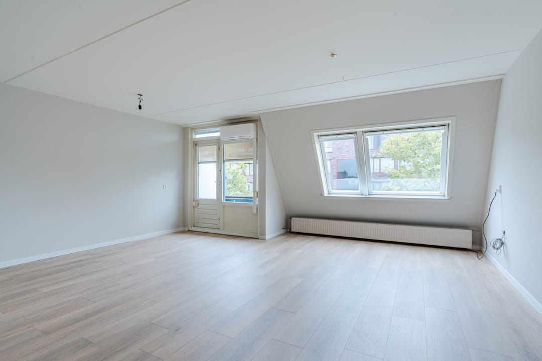 Foto 11 van Valkenierstraat 15-B