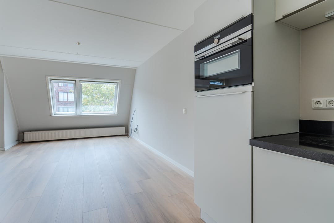 Foto 13 van Valkenierstraat 15-B