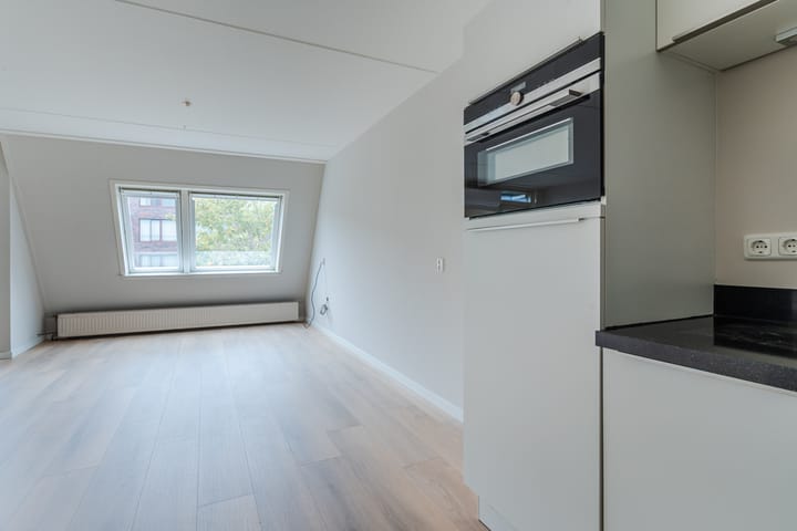 Foto 13 van Valkenierstraat 15-B