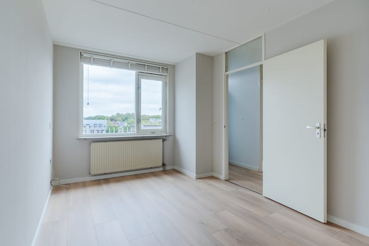 Foto 19 van Valkenierstraat 15-B