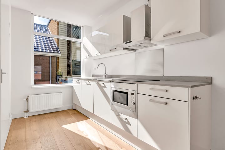 Photo 8 of Stationsweg 50