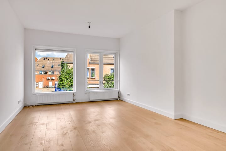 Photo 13 of Stationsweg 50