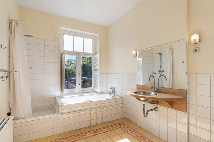 Photo 20 of Herbenusstraat 136