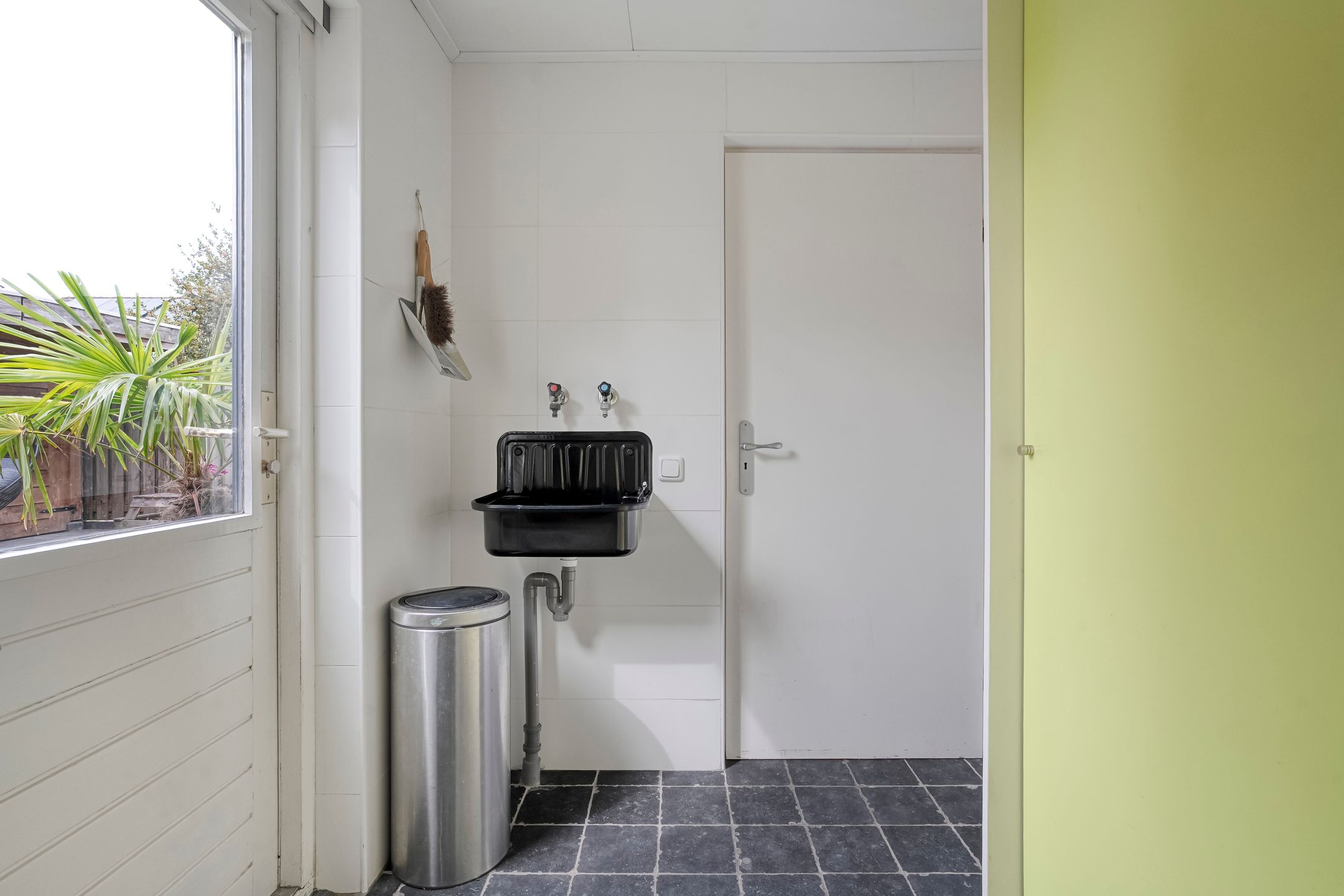 Photo 15 of Kamperfoelie 28