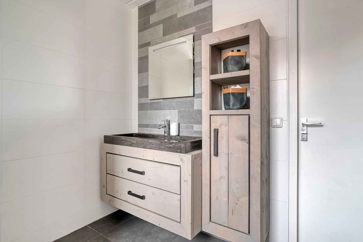 Photo 25 of Kamperfoelie 28