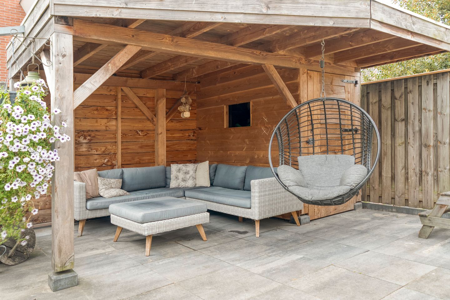 Photo 34 of Kamperfoelie 28