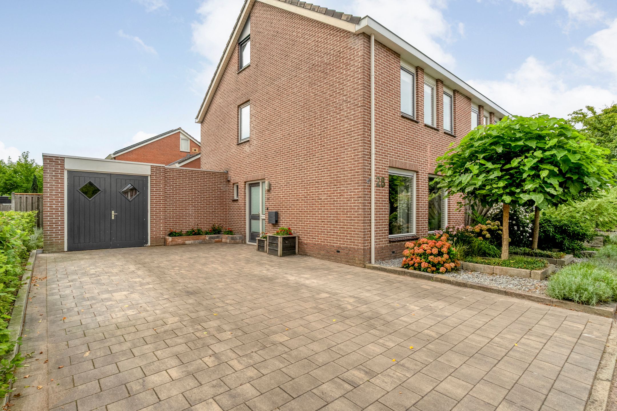 Photo 39 of Kamperfoelie 28