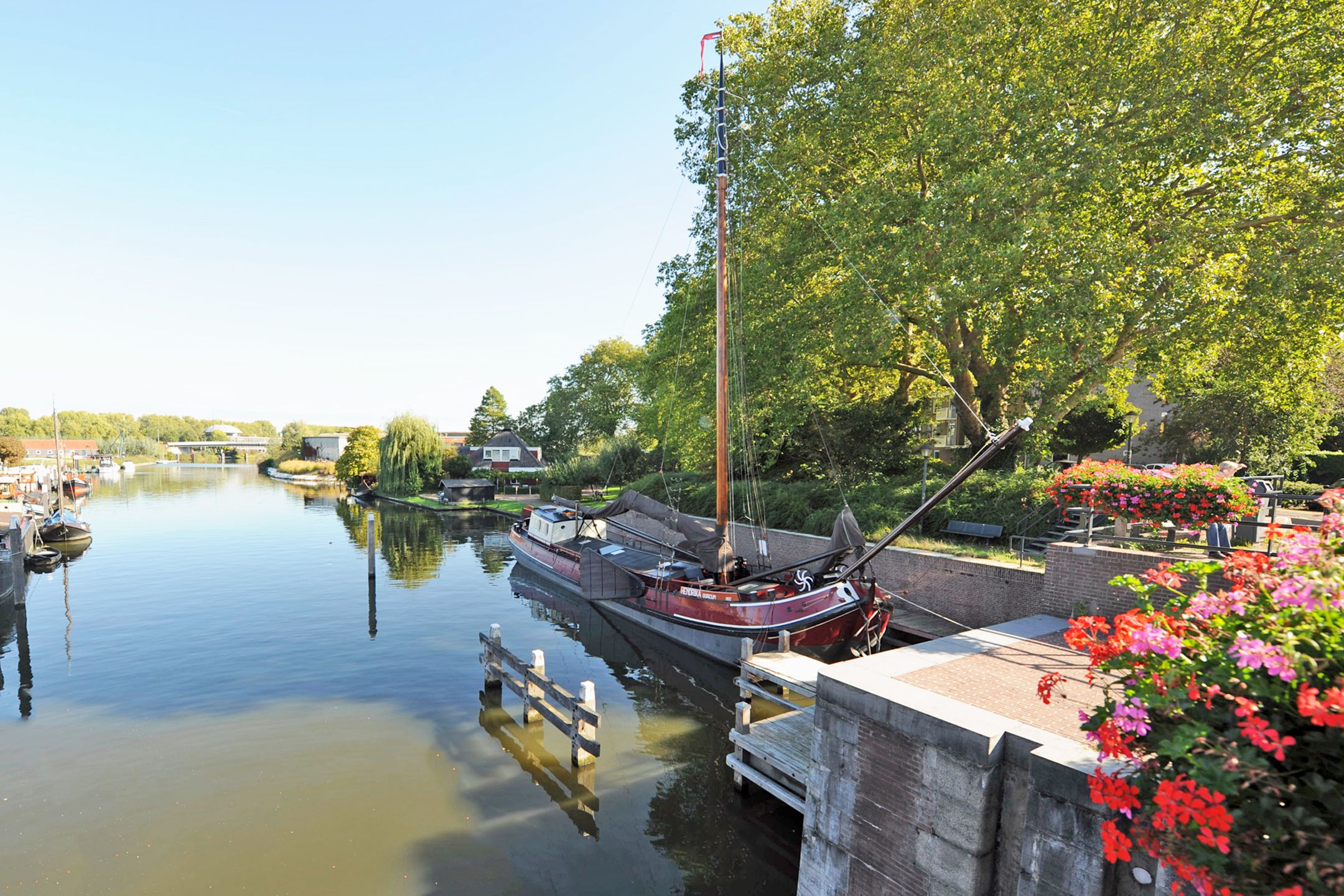 Vijfde Uitgang 1-D 1 d