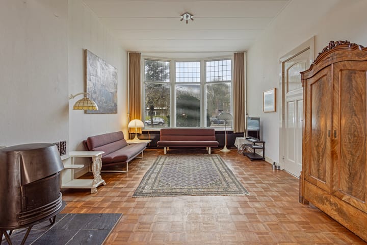 Photo 4 of Nassaulaan 32