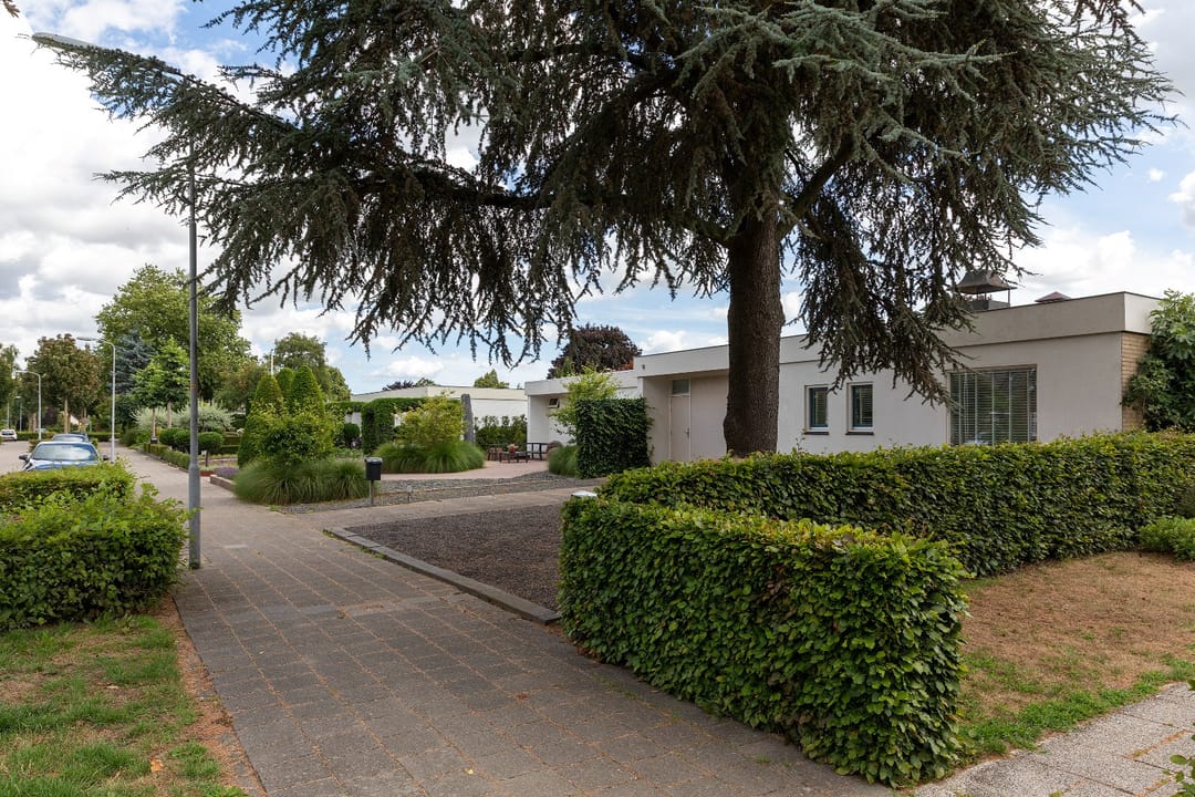 Photo 37 of Burgemeester H Houtkoperlaan 32