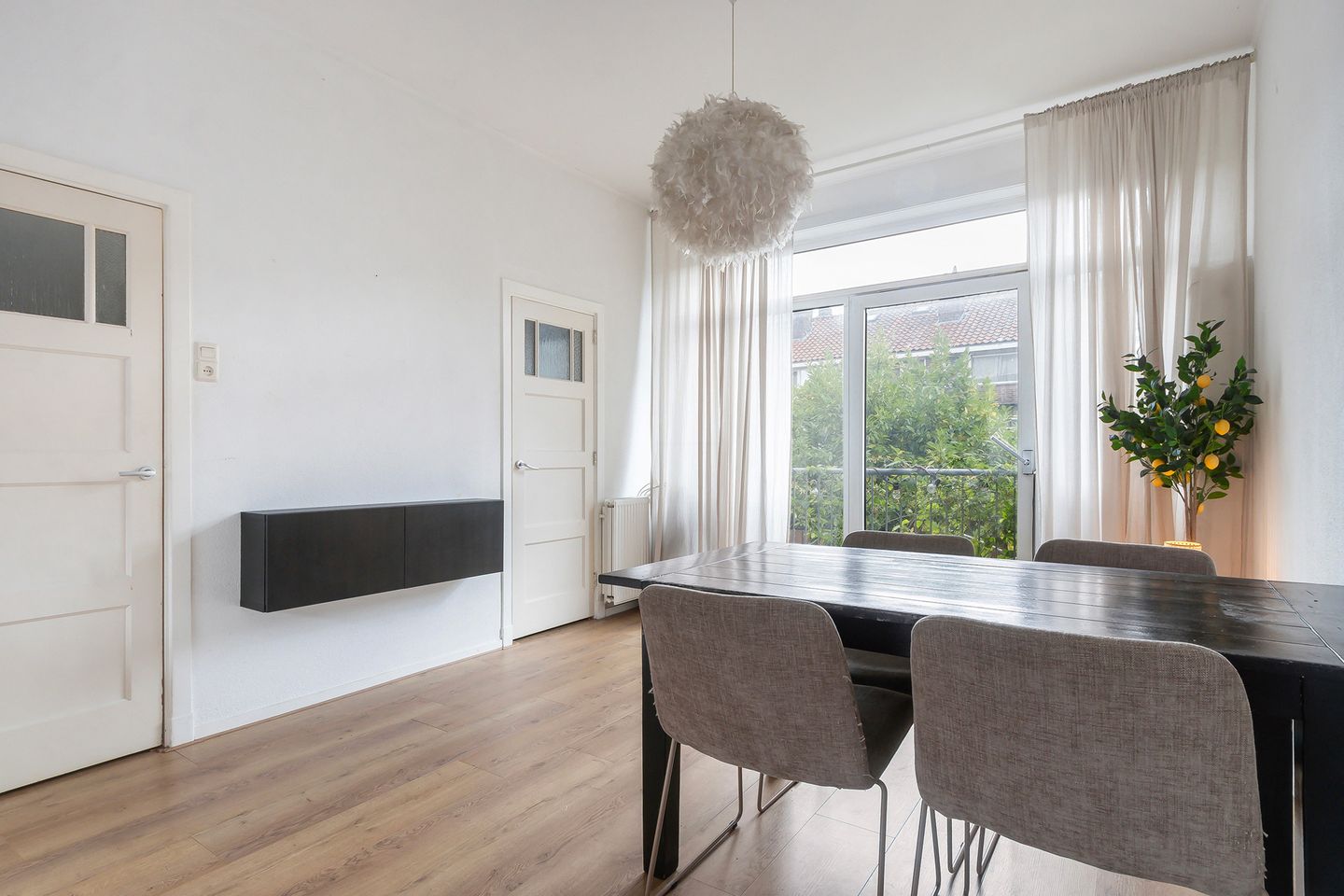 Foto 10 van Floresstraat 22