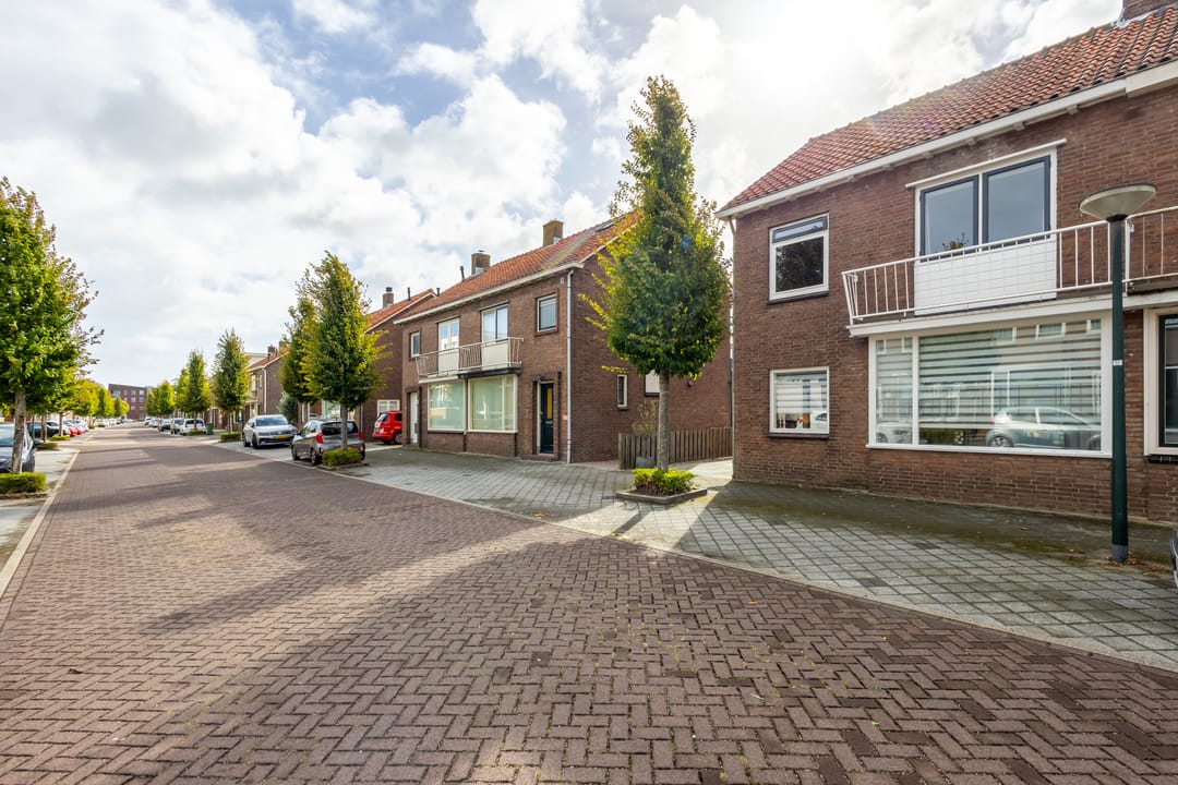 Photo 31 of Troelstrastraat 60