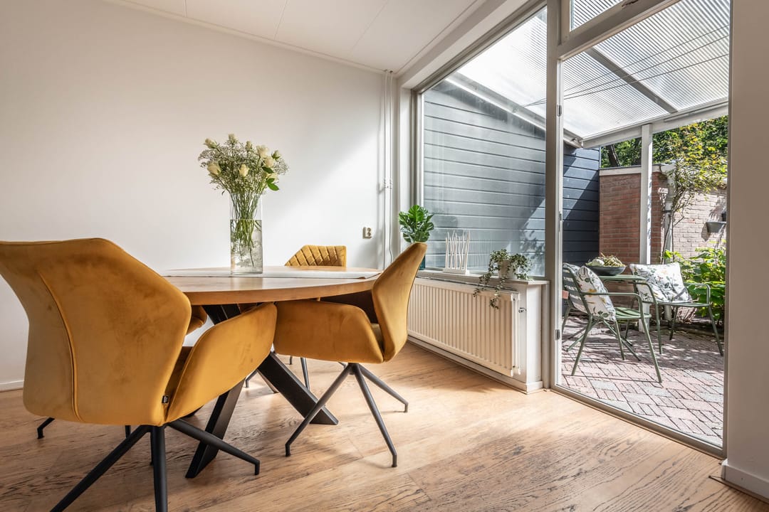 Photo 11 of Voorburgstraat 8