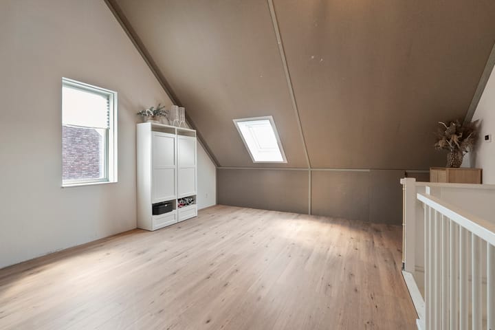 Photo 35 of Sikkel 9