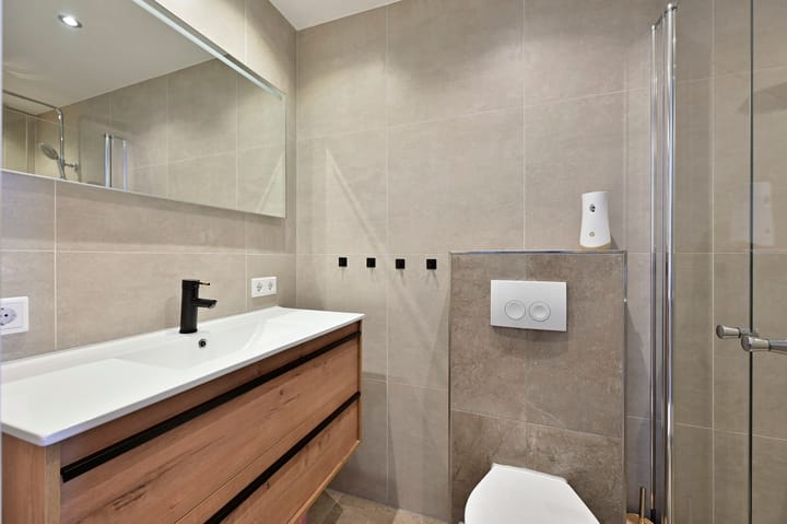 Foto 10 van Middenweg 9-A