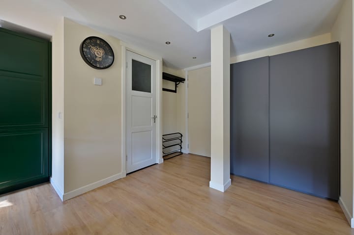 Foto 11 van Middenweg 9-A