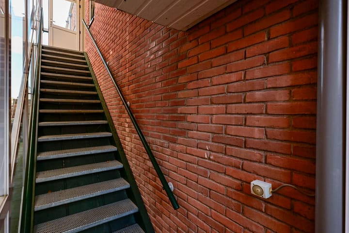 Foto 13 van Middenweg 9-A