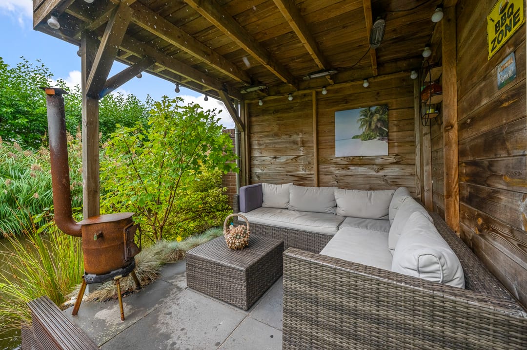 Photo 11 of Weiver 16