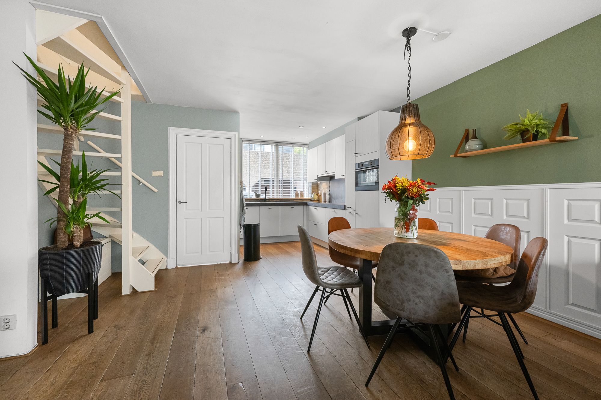 Photo 27 of Weiver 16