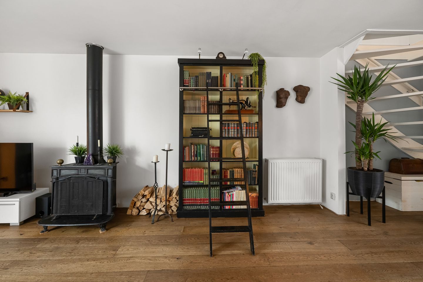 Photo 29 of Weiver 16