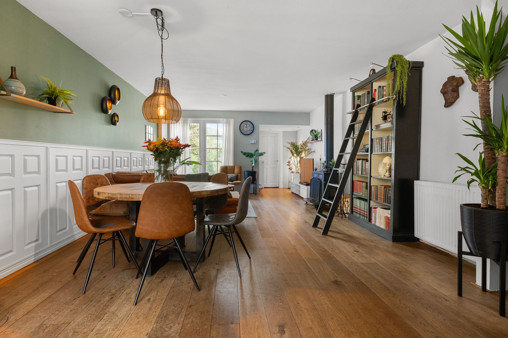 Photo 33 of Weiver 16