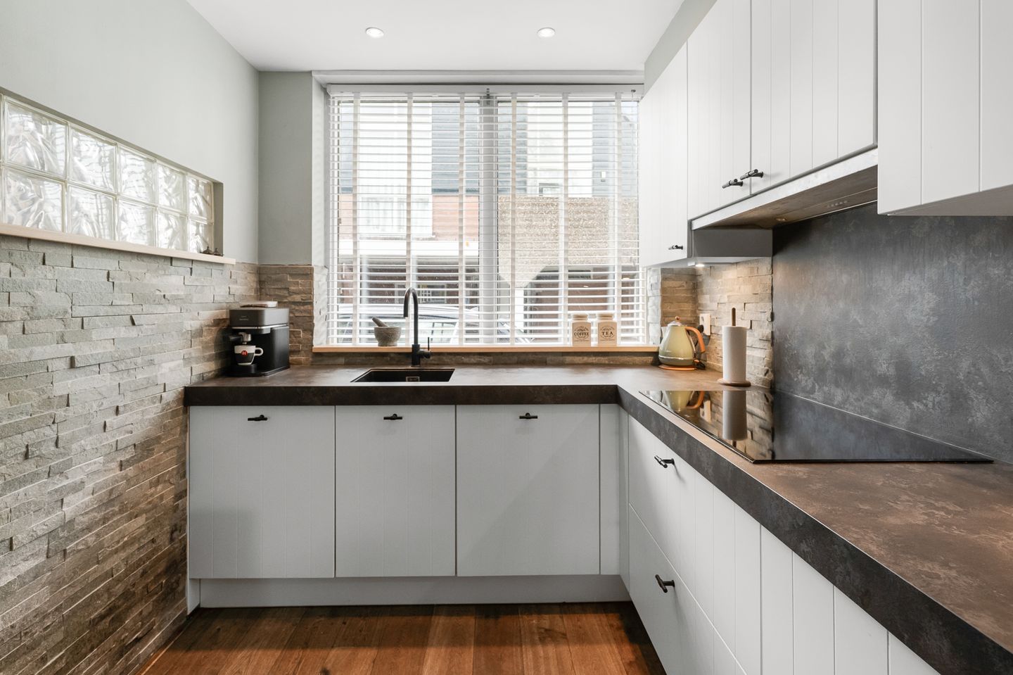 Photo 34 of Weiver 16