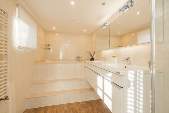 Photo 5 of Duinschooten 12-86