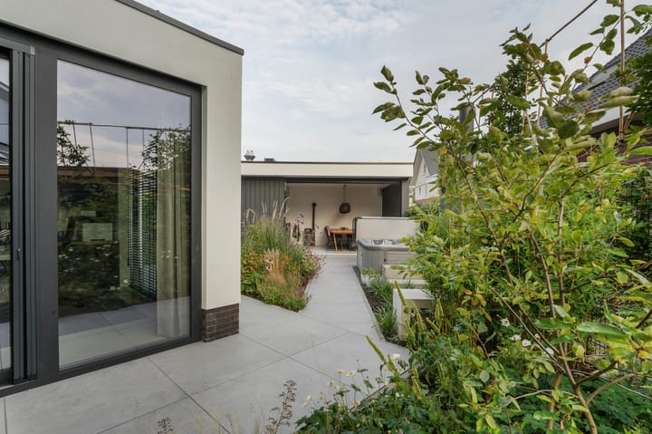 Photo 15 of Hubert van Schonauwenlaan 4