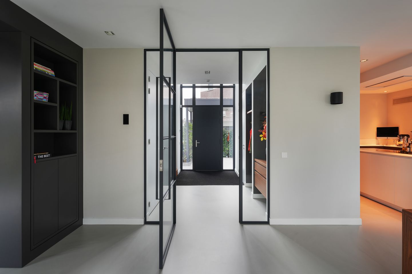 Photo 34 of Hubert van Schonauwenlaan 4