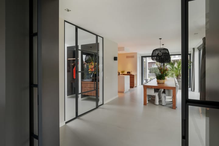 Photo 37 of Hubert van Schonauwenlaan 4