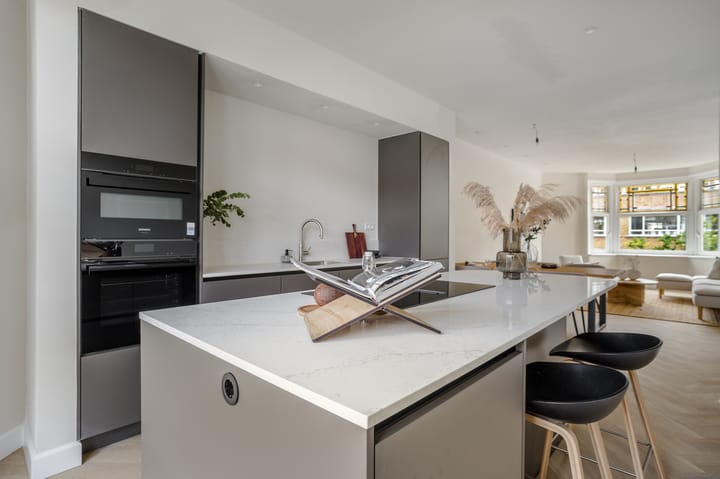 Photo 11 of Milletstraat 56-3