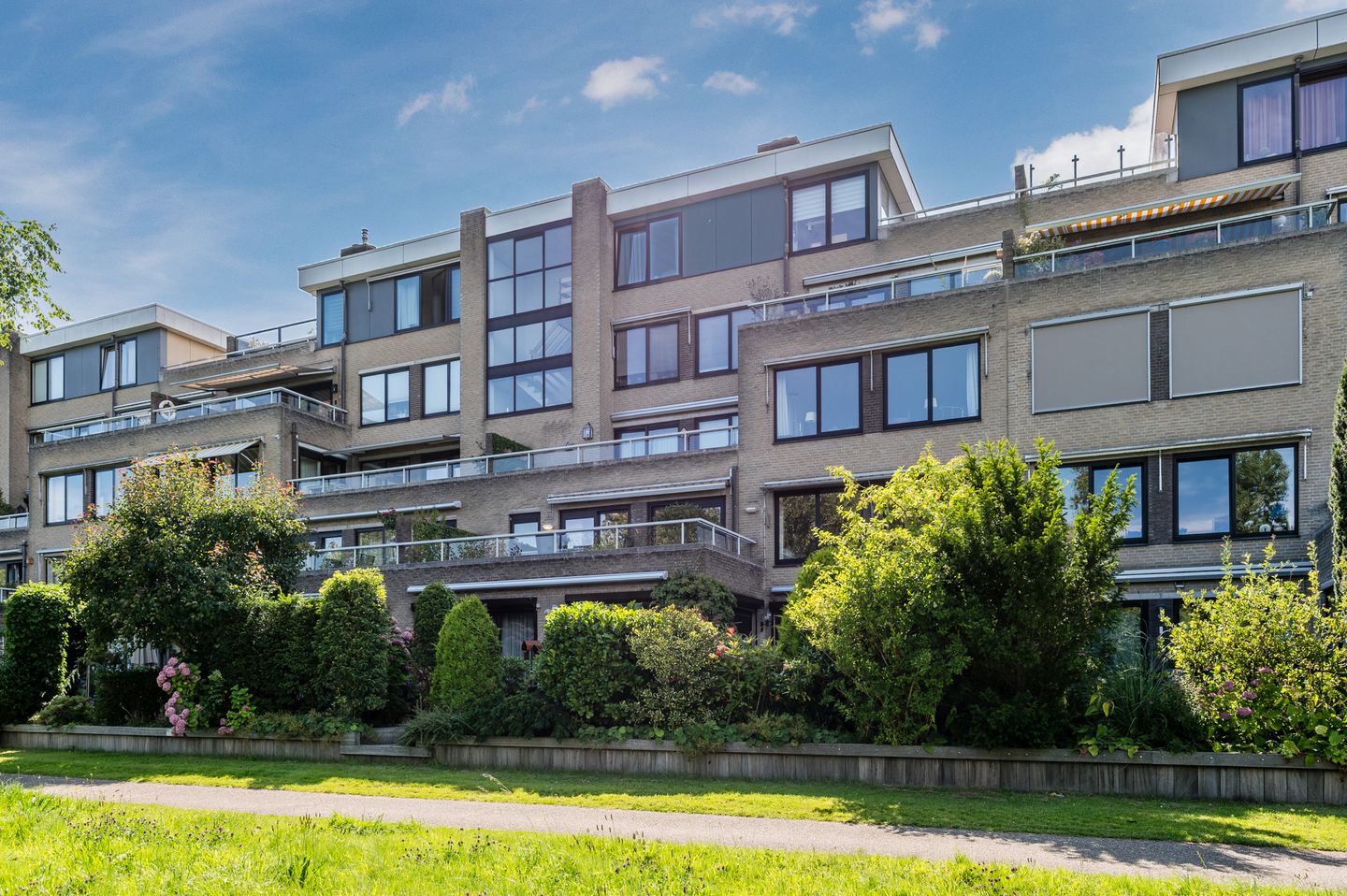 Foto 44 van Reviuslaan 74