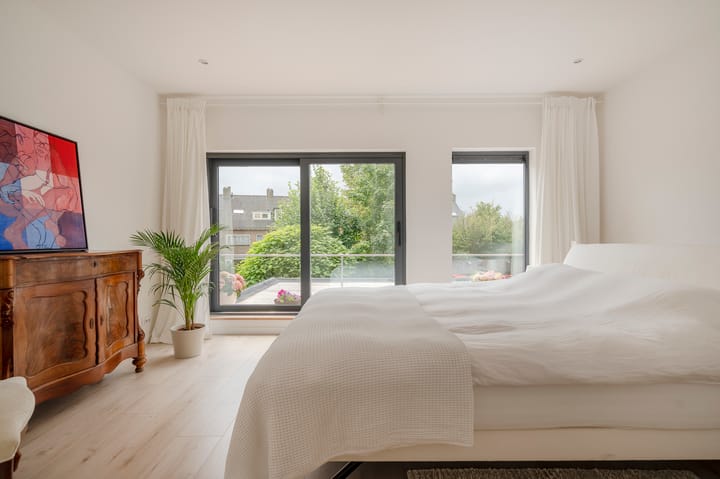 Photo 21 of Van Zuylen van Nijeveltstraat 145