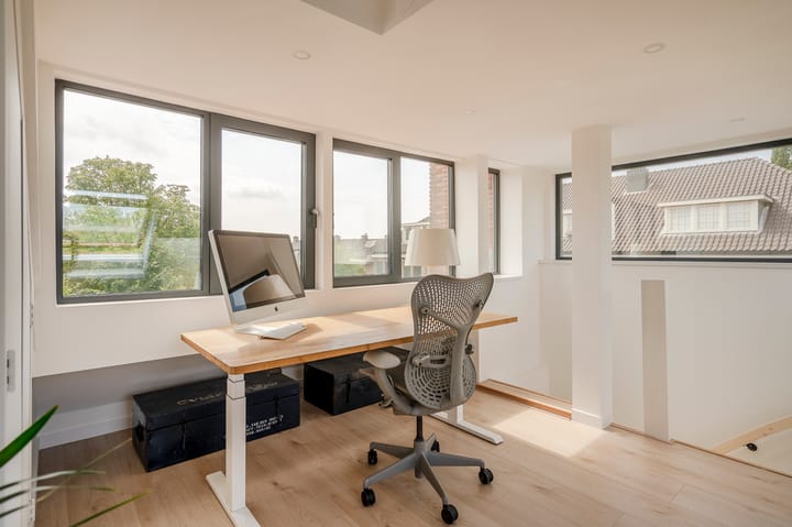 Photo 34 of Van Zuylen van Nijeveltstraat 145