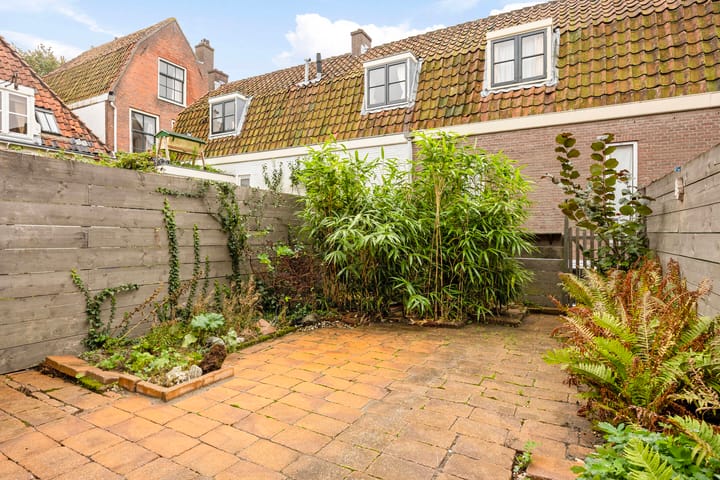 Foto 25 van Van der Lubbehof 2